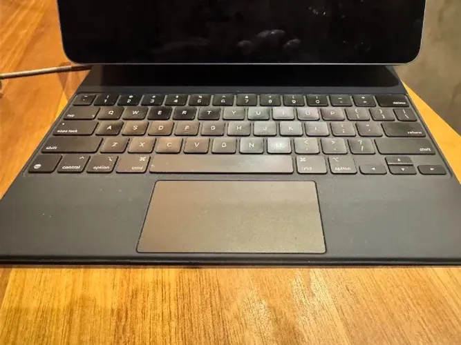 Ipad Air M2 13 Pol 256 GB com teclado Apple e Pencil Pro