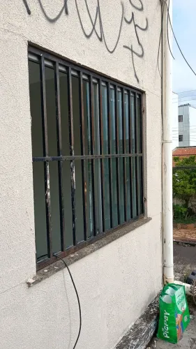 3 GRADES PRETA 1,18MT POR 1,48 MT $300, CADA UMA TEM ABERTURA
