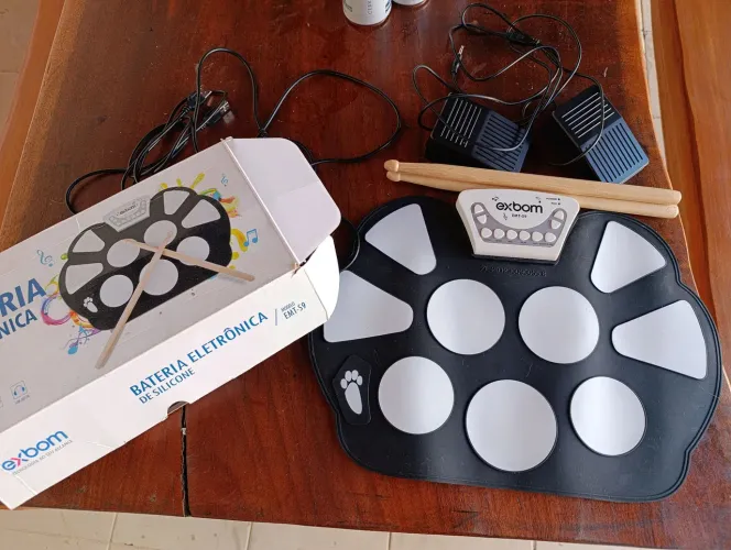 Bateria Eletrônica de Silicone Exbom EMT-S9 - Semi-nova (Usada 2 vezes)