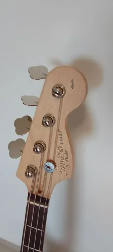 Baixo 4 cordas Squier Jazz Bass Affinity