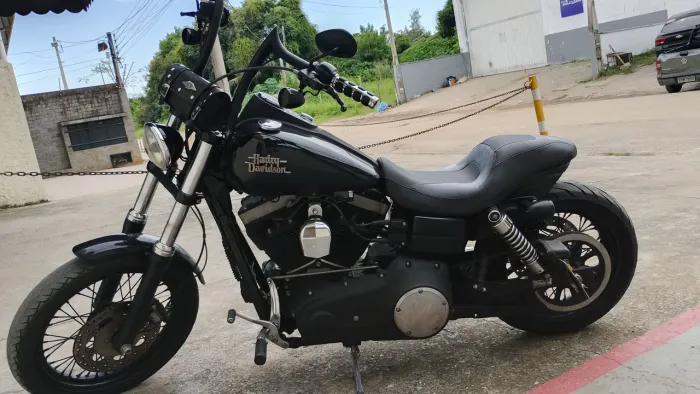 VENDO OU TROCO MOTO DE GARAGEM