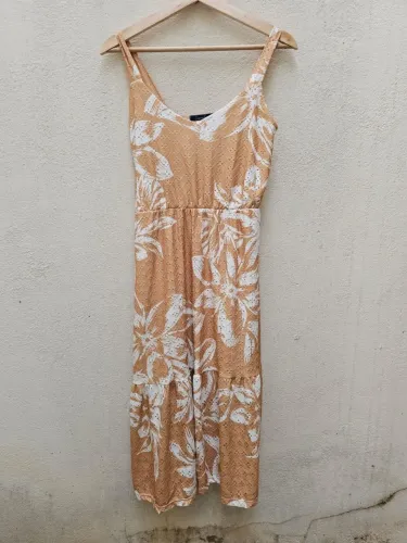 Vestido amarelo, Tam P