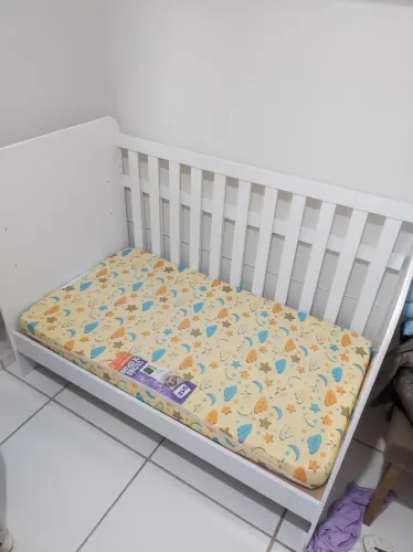 Berço e colchão 