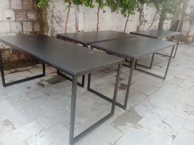 Mesa industrial em MDF preto