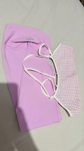 Roupas fitness, algumas novas sem uso e algumas usadas mas conservadas.