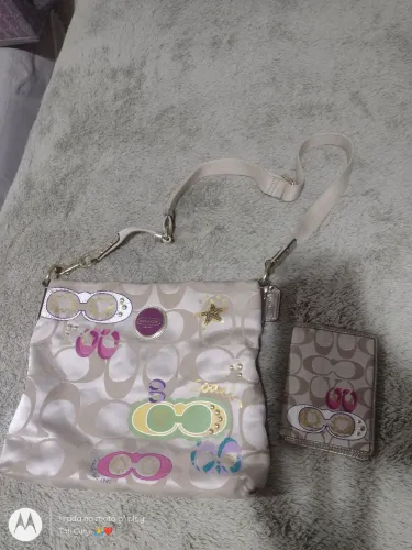 Vendo lindo kit de bolsa e carteira Coach Poppy original leia a descrição