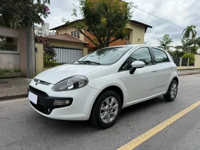 Fiat Punto Attractive 1.4 Fire Flex 8V 5P 2014