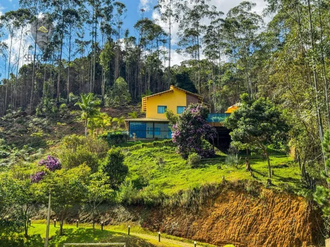 Casa com 3 suites em Santa Teresa