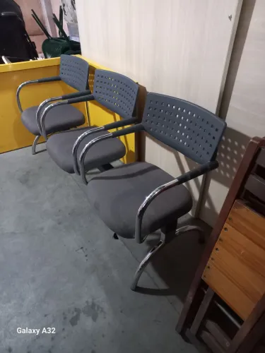 Longarina de espera de três lugares só 350