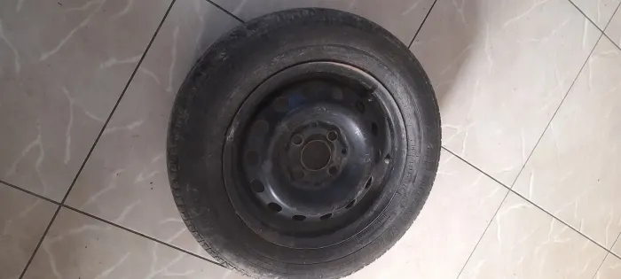 Estep 4x100 usado pneu cheio careca