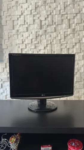Monitor LG Flatron W1952TG 19? - Excelente Estado