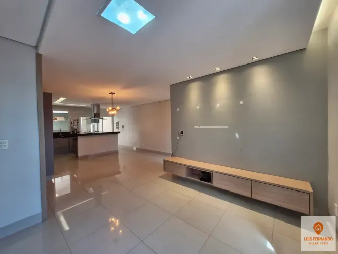 Condomínio Manhattan, Casa 2/4, Suíte, Sala e Cozinha Integrada, Escritório, Varanda Gourm