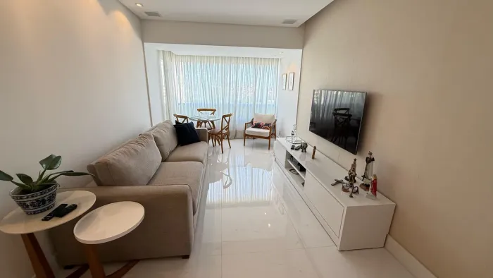 Paço Real 104m², varanda integrada, mobiliado, 3/4, nascente, reformado, 2 suítes, decorad