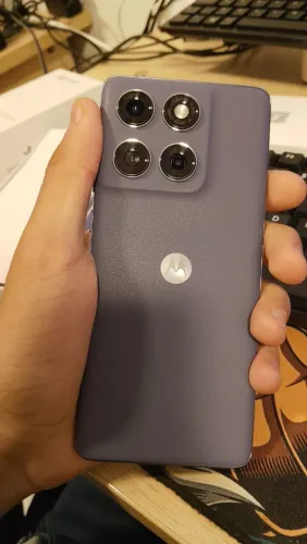 Vendo Motorola Edge 60 fusion com apenas duas semanas de uso.