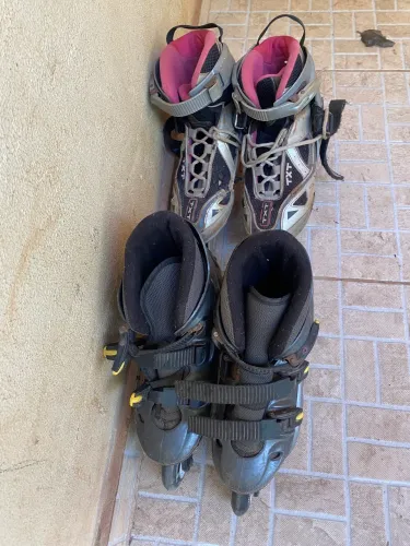 Vendo dois pares de patins por apenas 250 reais