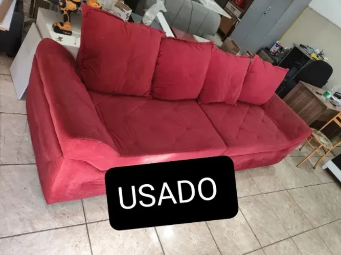 SOFÁ ENORMEEE. USADO