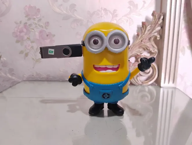Caixa de Som Minions articulado Com USB meu malvado favorito Ótimo estado