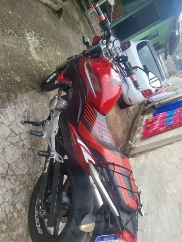 Vendo moto CB 300