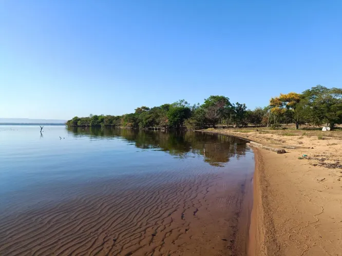 Chácara beira Lago em Luzimangues. Pega carro 