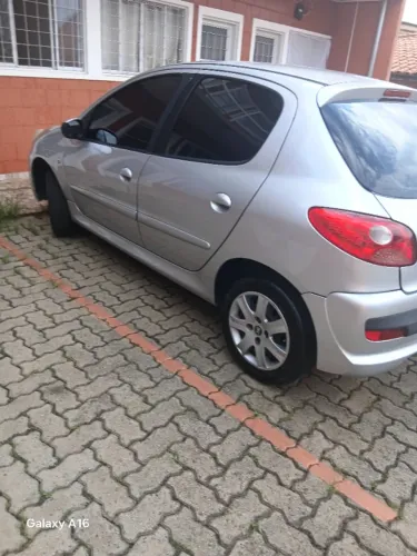 Peugeot 207 XR 1.4 Flex 8V 3P 2011