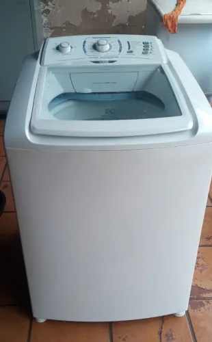 Máquina de Lavar Electrolux 13kg, em Bom estado e tudo funcionando