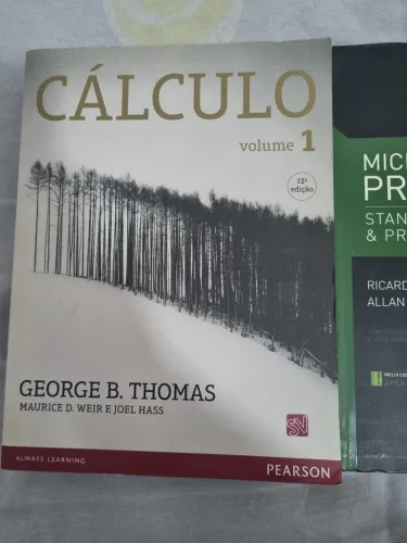 Vendo livros de economia e calculo