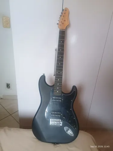 Guitarra Giannini G101