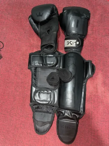 Luva e caneleira kickboxing 