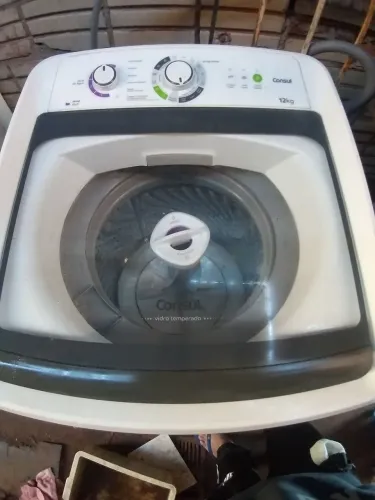 Vendo maquina de lavar de 14 quilos Electrolux ( watt * )