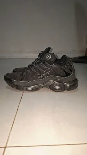 Tenis tn Tuned air tamanho 38 EXELENTE ESTADO