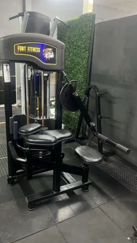 Glúteo máquina 
