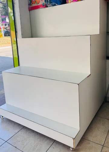 Expositor Base para mercadorias 1,57m