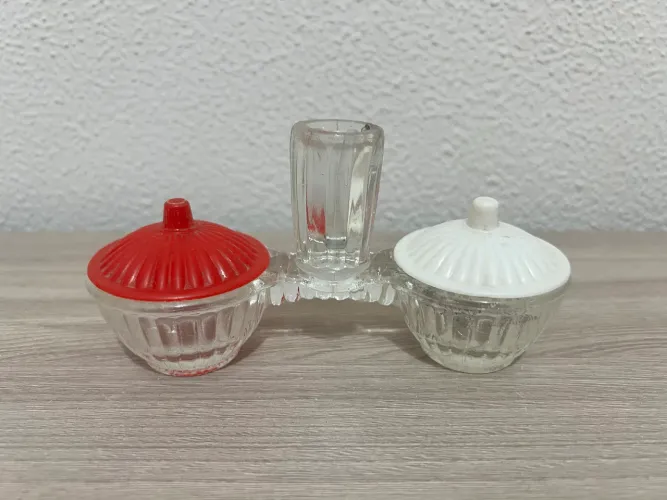 ANTIGO GALHETEIRO DE VIDRO COM TAMPAS ORIGINAIS