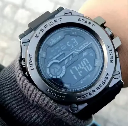 Relógio esportivo estilo militar em uma super promoção de R$99