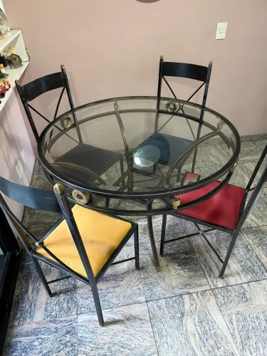 Conjunto mesa redonda 4 cadeiras ferro e vidro
