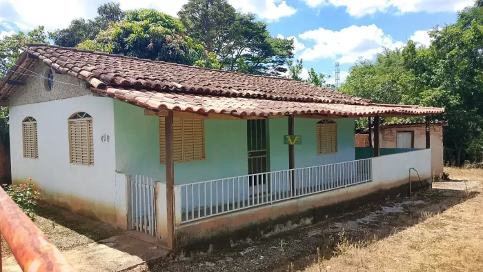 Sítio em Bonfim - MG asfalto na porta. ESCRITURA - 85 KM DE BH -Riacho nos fundos