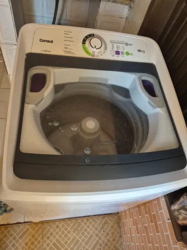 Máquina de lavar 15Kg vendo 700. Entrar em contato com Maurício. *