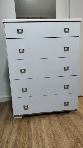 Cômoda 5 gavetas