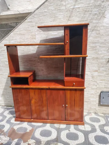 Estante para sala de madeira em bom estado