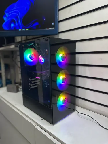PC GAMER RX5700