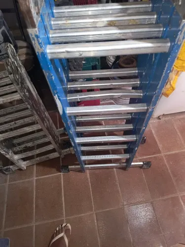 Duas Escada articulada 