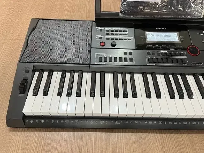 Teclado Casio CT-X5000