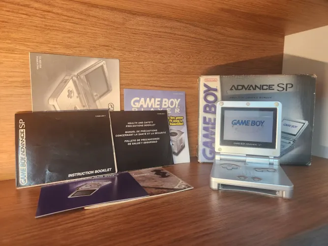 Game Boy Advance SP