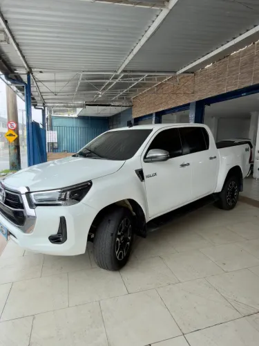 Toyota Hilux CD SRV 4X4 2.8 TDI Diesel Aut. 2025