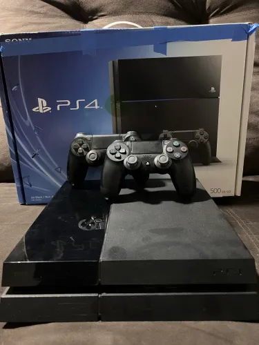 PS4 Fat Desbloqueado, na caixa, dois controles 11.00 WebKit