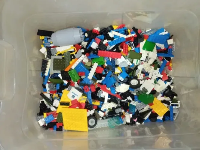 Caixa de blocos de montar Aleatorios(lego originais e falsos) 2610 peças ,Preço negociável
