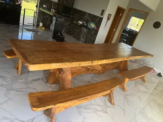 Vendo mesa de madeira 4 metros parcelo no cartão