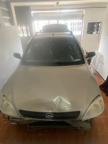 Vende-se capô corsa maxx 2005 Montana