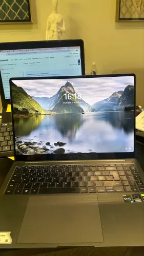 Notebook Samsung Book3 Ultra Core I7 32gb Ram 1tb Rtx4050 Grafite (Usado)