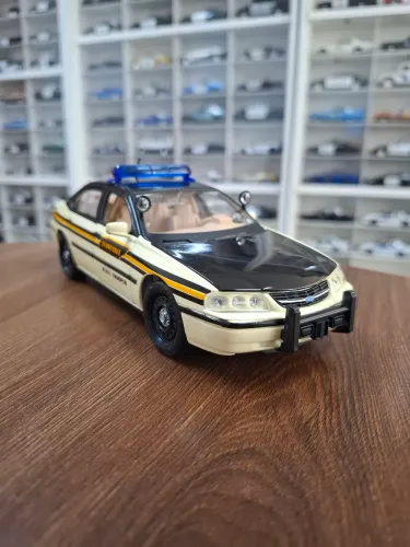 Miniatura Police Maisto 1/24 Chevrolet Impala 2000 Police Tennessee State Trooper